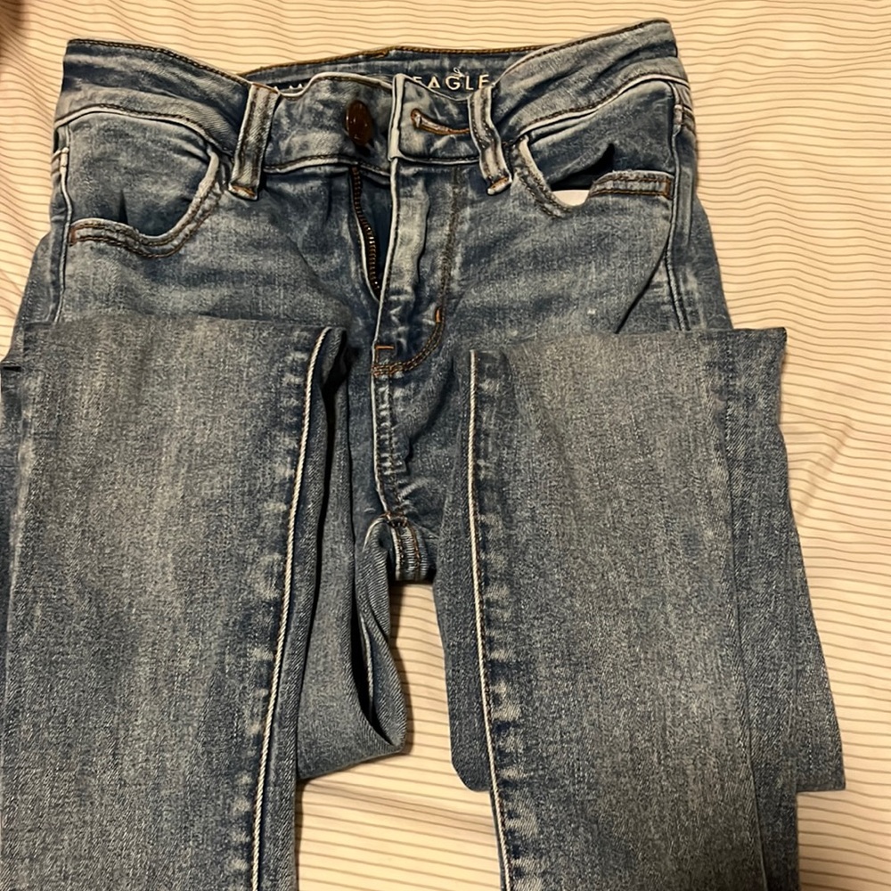 AMERICAN EAGLE PLAIN LIGNT BLUE REG. SKINNY JEANS